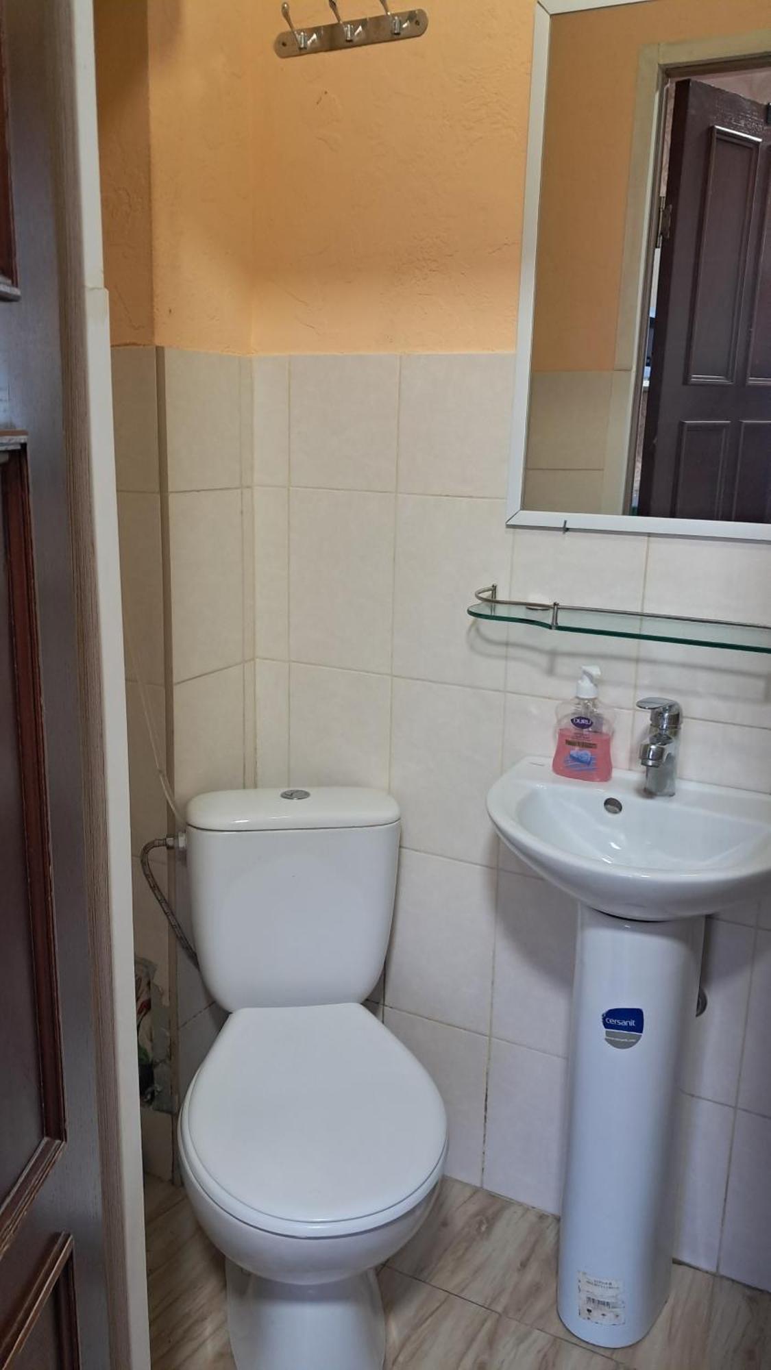 Gold Odessa Apartment Bilik gambar
